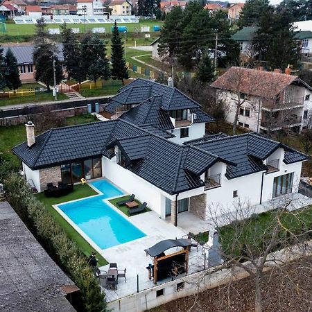 City Escape Luxury Villa Zuce Extérieur photo