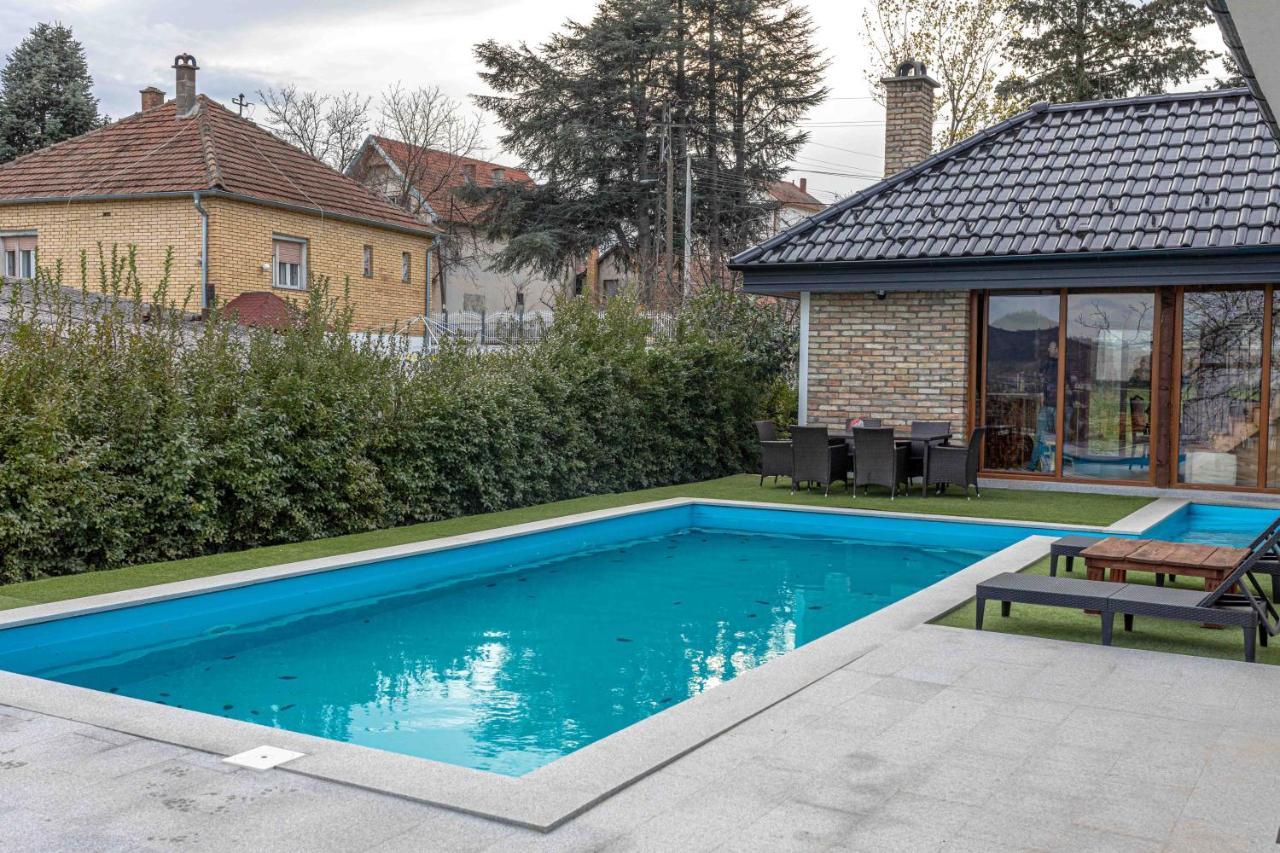City Escape Luxury Villa Zuce Extérieur photo