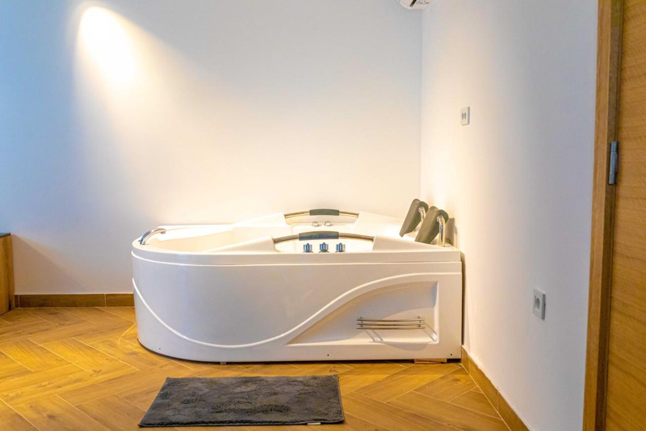 City Escape Luxury Villa Zuce Extérieur photo