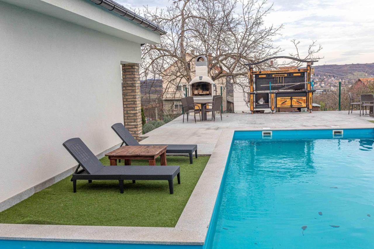 City Escape Luxury Villa Zuce Extérieur photo
