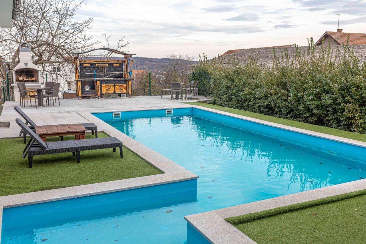 City Escape Luxury Villa Zuce Extérieur photo