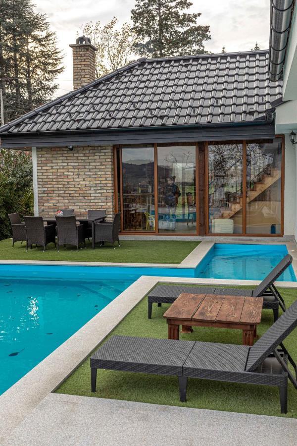 City Escape Luxury Villa Zuce Extérieur photo